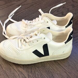 Veja Cream and Black Casual Sneakers